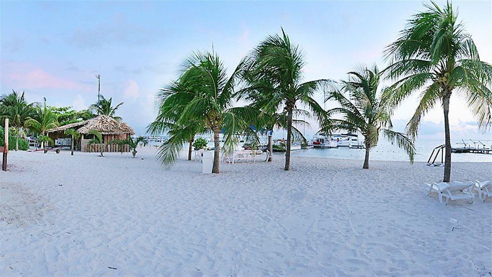 Aquamarina Beach Hotel Cancun Exterior photo