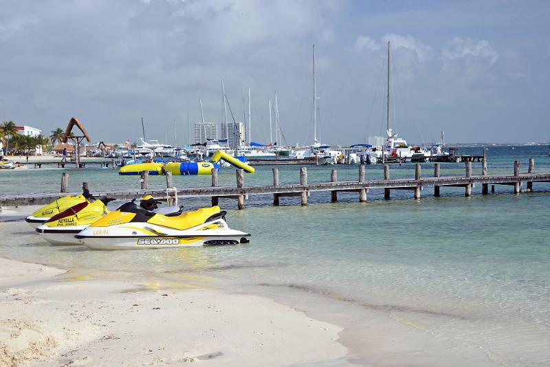 Aquamarina Beach Hotel Cancun Exterior photo